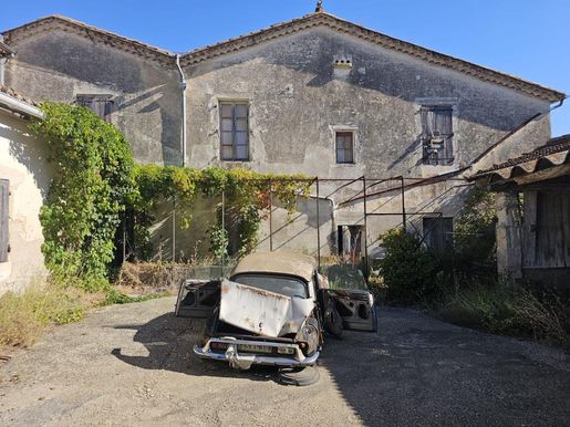Immeuble 500 m² · à Nîmes · 500 m² · 420 000 €