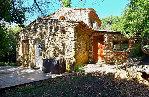 Maison 7 pièces 185 m² · à Uzès · 185 m² · 445 000 €