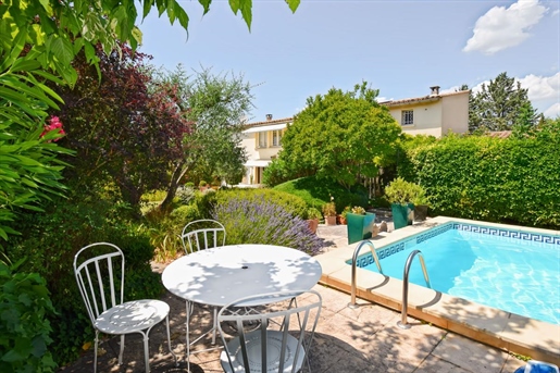 Maison 5 pièces 159 m² · à Uzès · 159 m² · 670 000 €