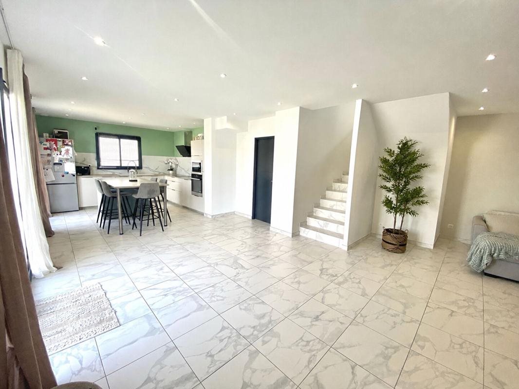 Maison à vendre, 100m², Jonquières-Saint-Vincent