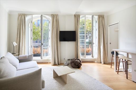 Appartement 2 pièces 42 m² · à Paris 6ème · 42 m² · 720 000 €