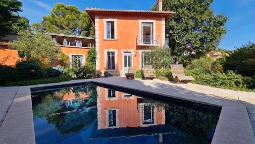 Maison 6 pièces 202 m² · à Villeneuve-lès-Avignon · 202 m² · 995 000 €
