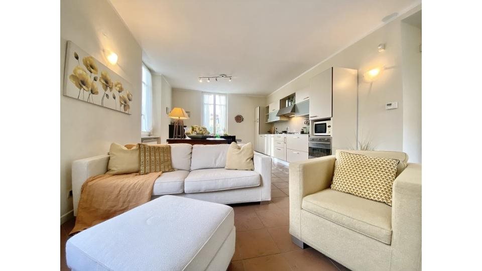 Apartamento espaçoso e confortável numa vila