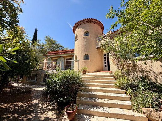 Maison 9 pièces 350 m² · à Marseille 12ème · 350 m² · 880 000 €