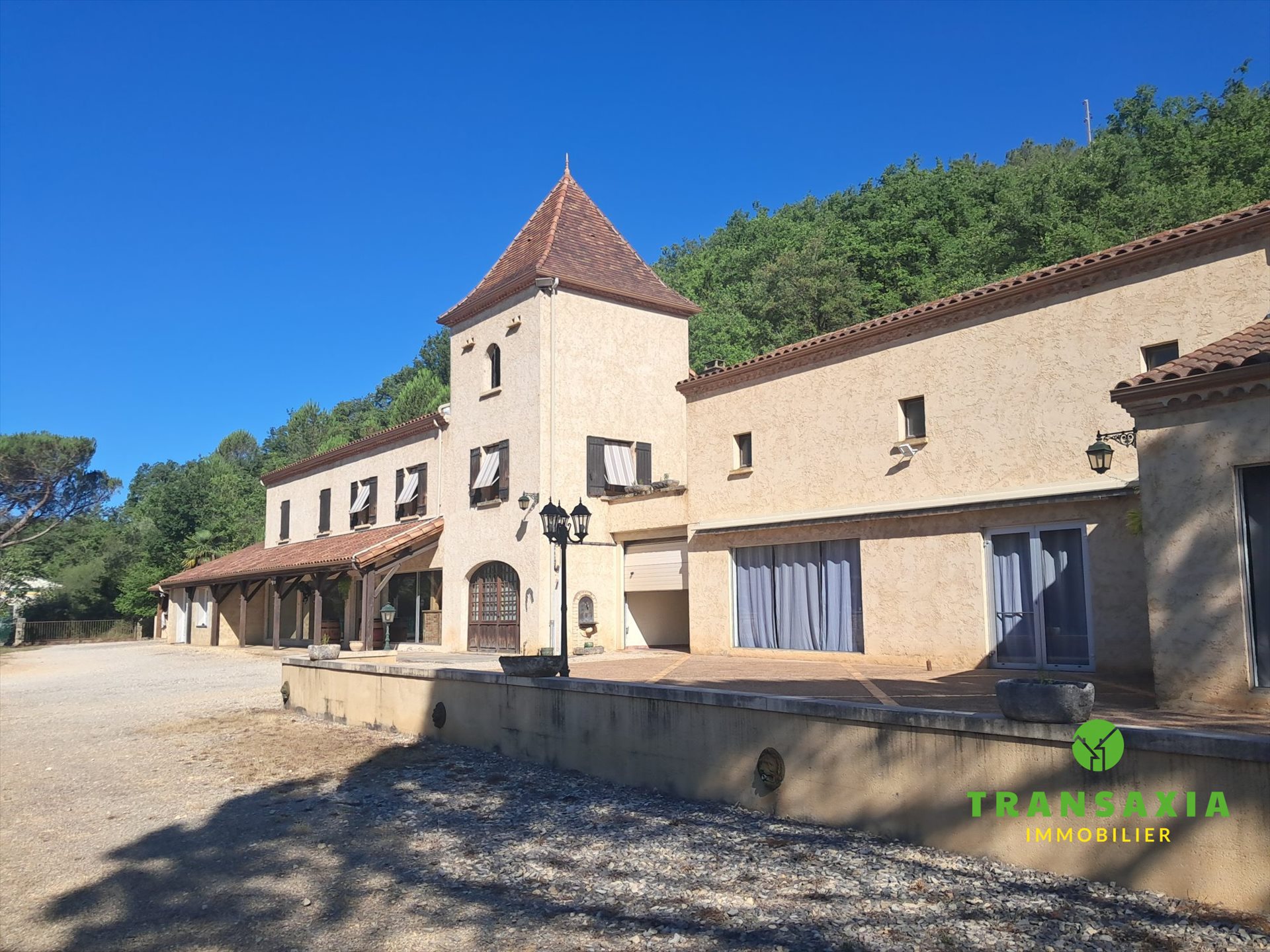 Maison à vendre, 550m², Blanquefort-sur-Briolance