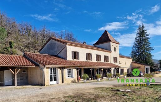 Maison 664 m² · à Blanquefort-sur-Briolance · 664 m² · 367 500 €