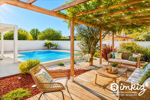 Maison 6 pièces 161 m² · à Saint-Pierre-de-Chandieu · 161 m² · 549 000 €