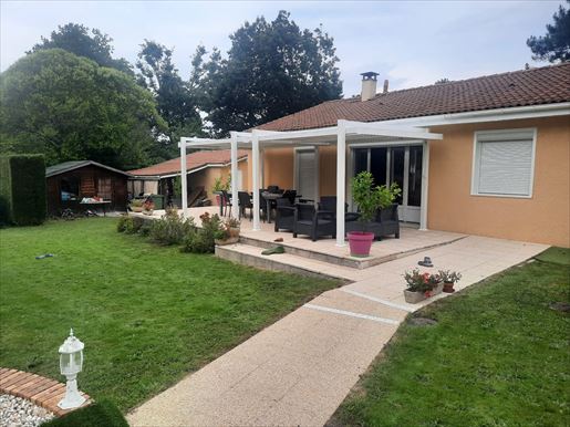 Maison 9 pièces 190 m² · à Cestas · 190 m² · 745 000 €