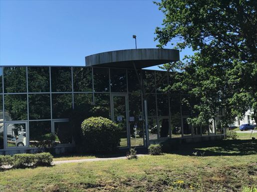 Local commercial 347 m² · à Martillac · 347 m² · 749 000 €