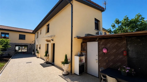 Maison 7 pièces 263 m² · à Villeurbanne · 263 m² · 835 000 €