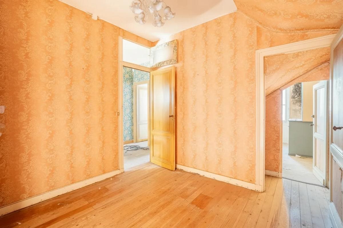 Building with 6 rooms, 119 m² in Bordeaux - Vue 2