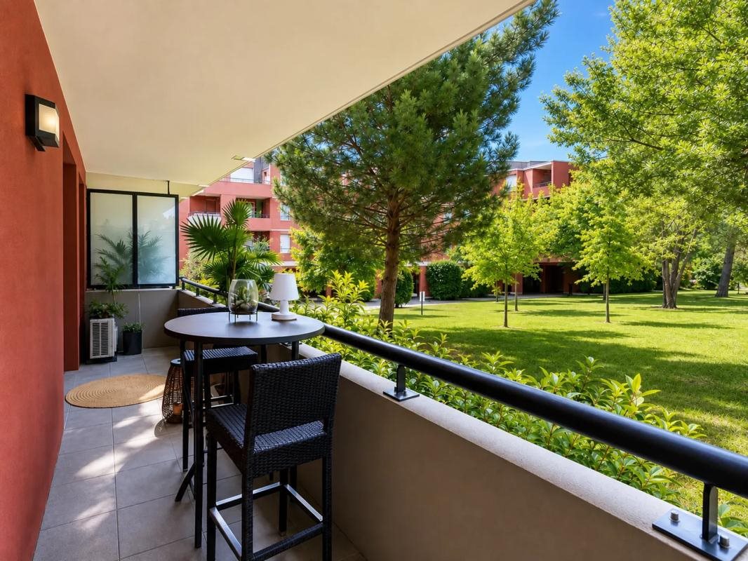 T3 with Terrace, Garage, and View of Tree-Filled Park - Plus