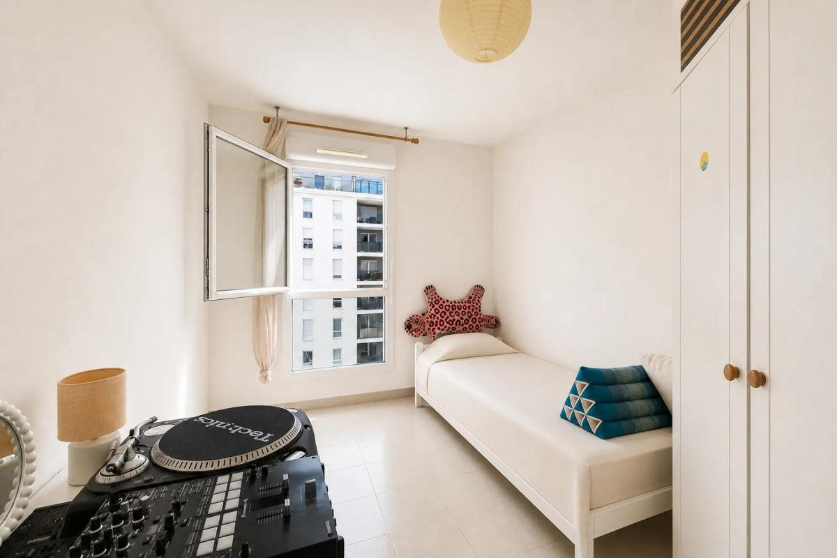 3-room apartment of 59 m² with terrace and parking – Marseille - Plus