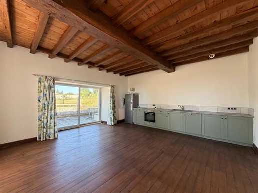 Maison 10 pièces 345 m² · à Montravers · 345 m² · 449 000 €