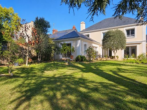Maison 8 pièces 213 m² · à Nantes · 213 m² · 1 190 000 €