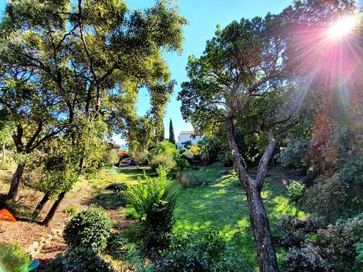 Terrain, terrain 1000 m² — Saint-Aygulf (Var) · 495 000 €