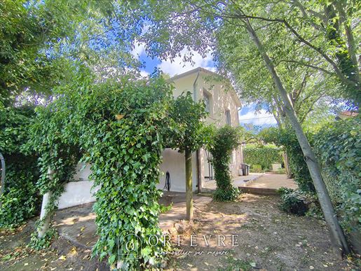Maison 6 pièces 123 m² · à Castries · 123 m² · 462 000 €