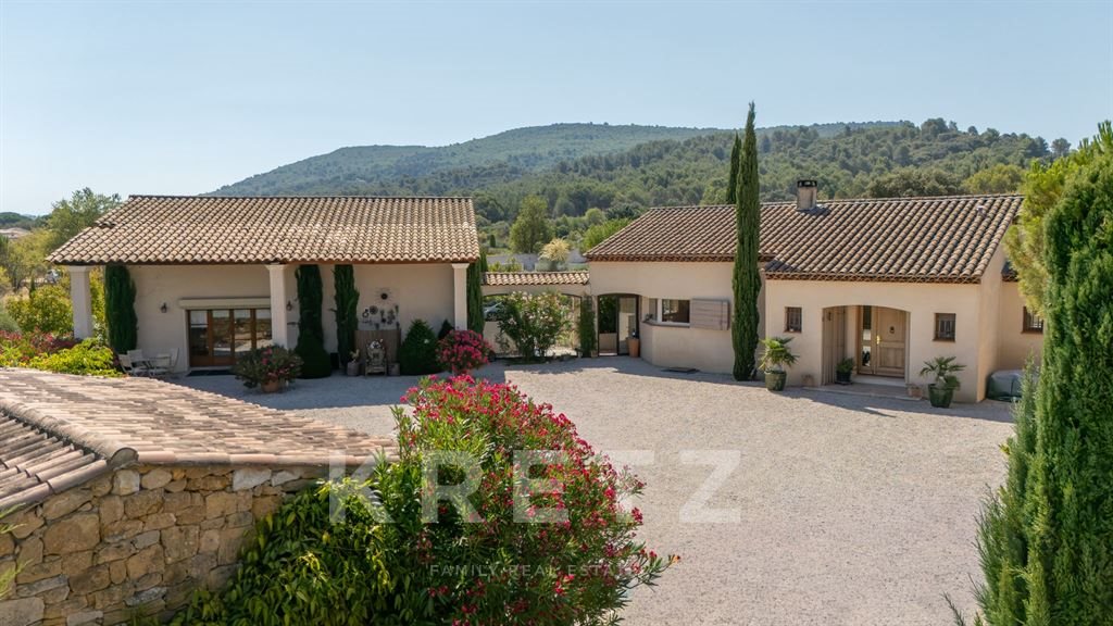 Maison à vendre, 240m², Alleins