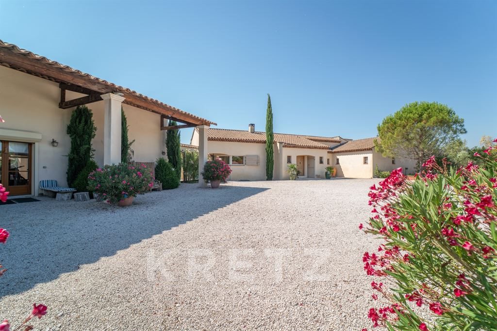 Maison à vendre, 240m², Alleins