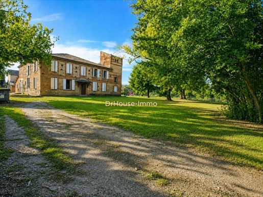 Maison 6 pièces 198 m² · à Saint-Nicolas-de-la-Grave · 198 m² · 660 000 €