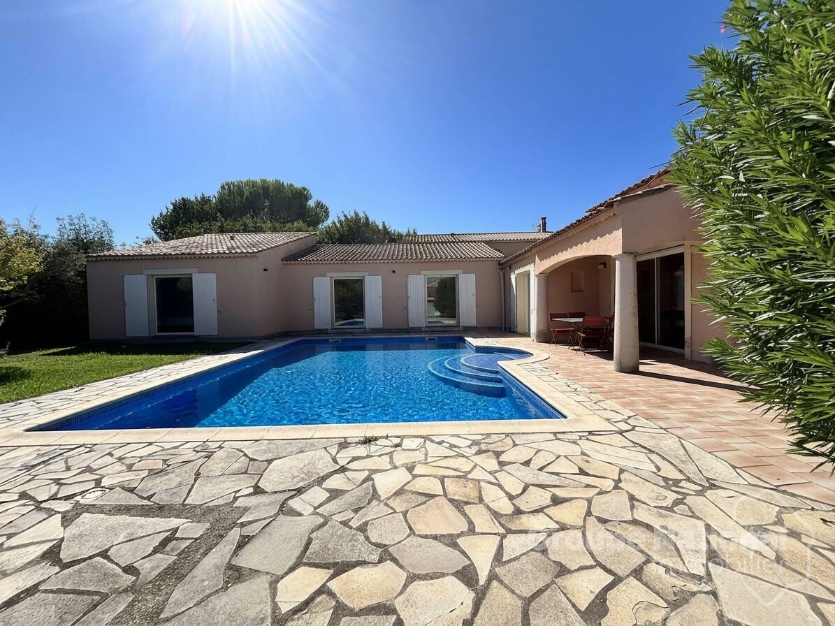 Maison à vendre, 170m², Eyguières