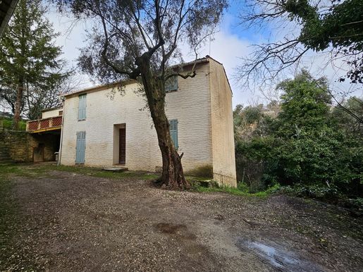 Maison 7 pièces 157 m² · à Berre-les-Alpes · 157 m² · 650 000 €