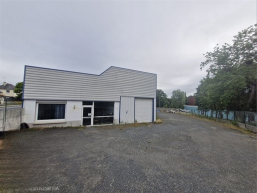 Entrepot de 438 m2 à Vendre Lamballe · à Lamballe-Armor · 438 m² · 306 880 €