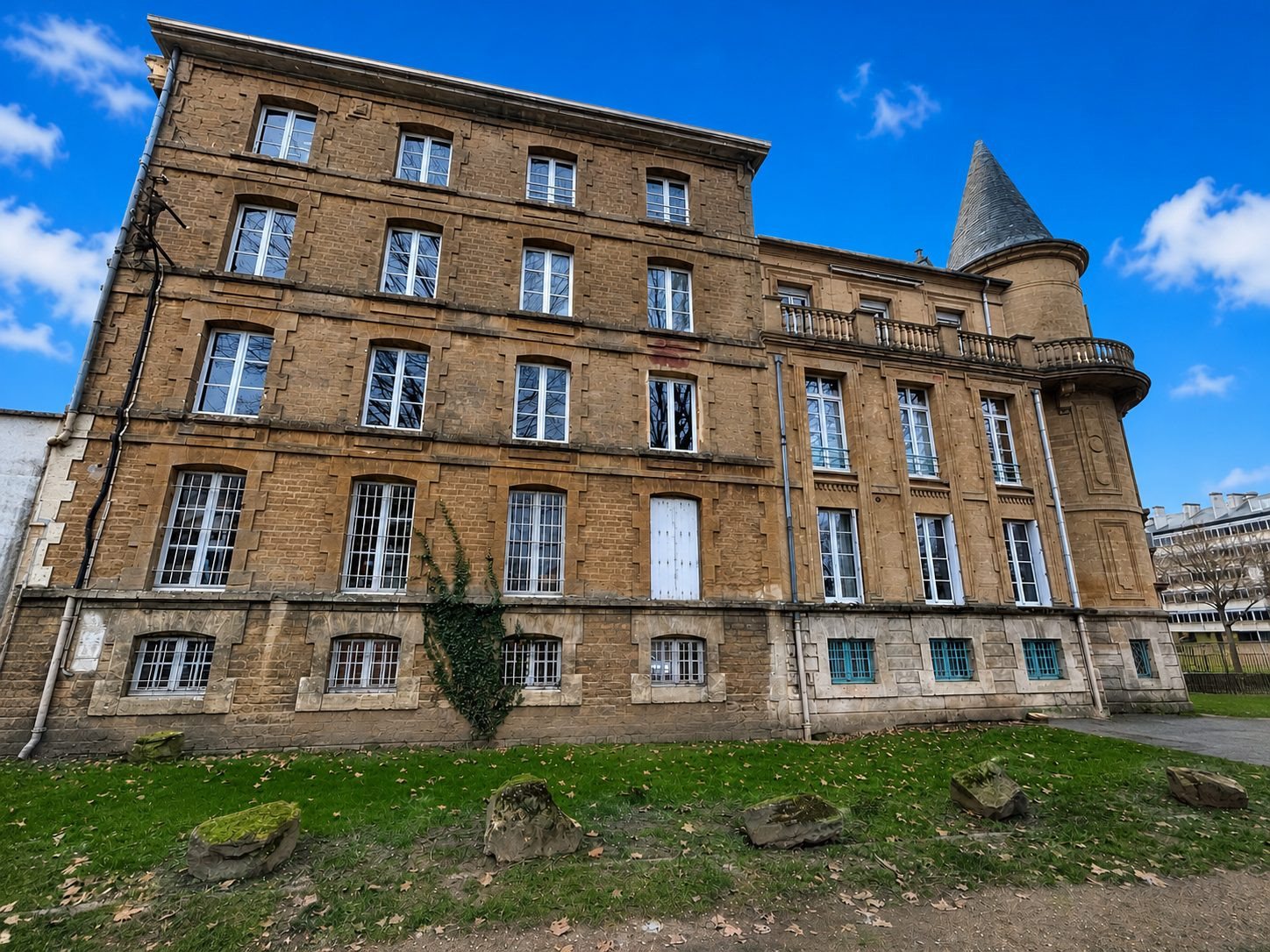 Maison à vendre, 2550m², Sedan