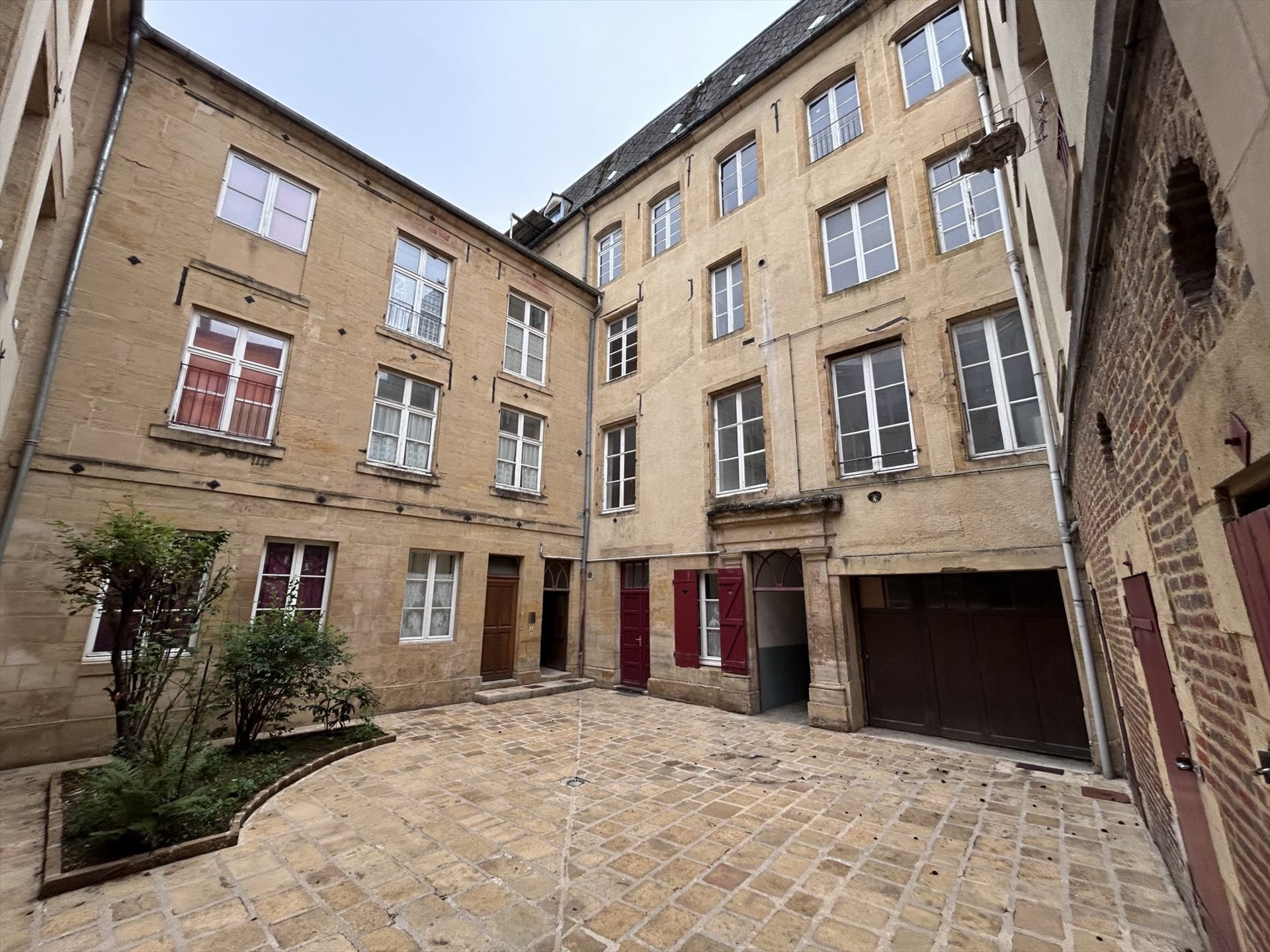 Maison à vendre, 1534m², Sedan