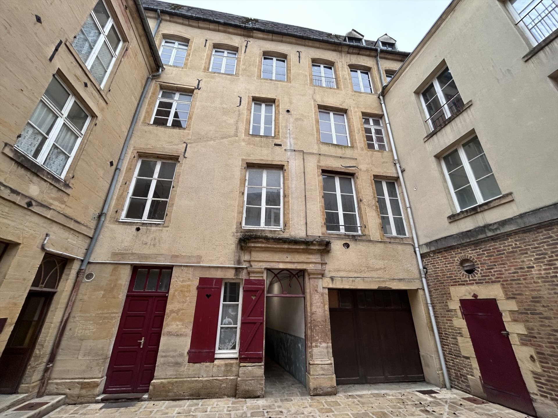 Maison à vendre, 1534m², Sedan