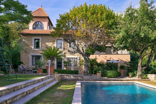 Maison 7 pièces 228 m² · à Grasse · 228 m² · 1 850 000 €