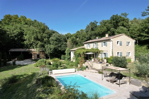 Maison 9 pièces 280 m² · à Uzès · 280 m² · 950 000 €