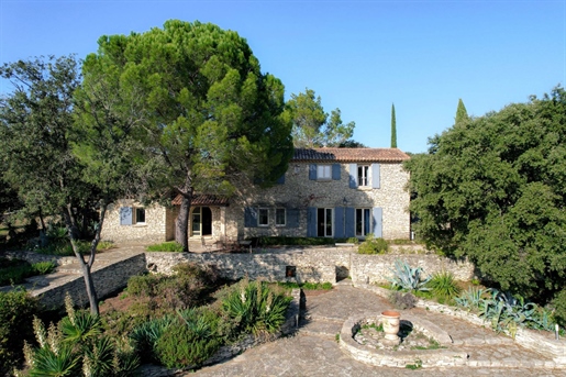 Maison 16 pièces 414 m² · à Uzès · 414 m² · 1 690 000 €