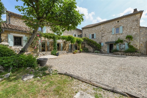 9 pièces 262 m² · à Uzès · 262 m² · 895 000 €