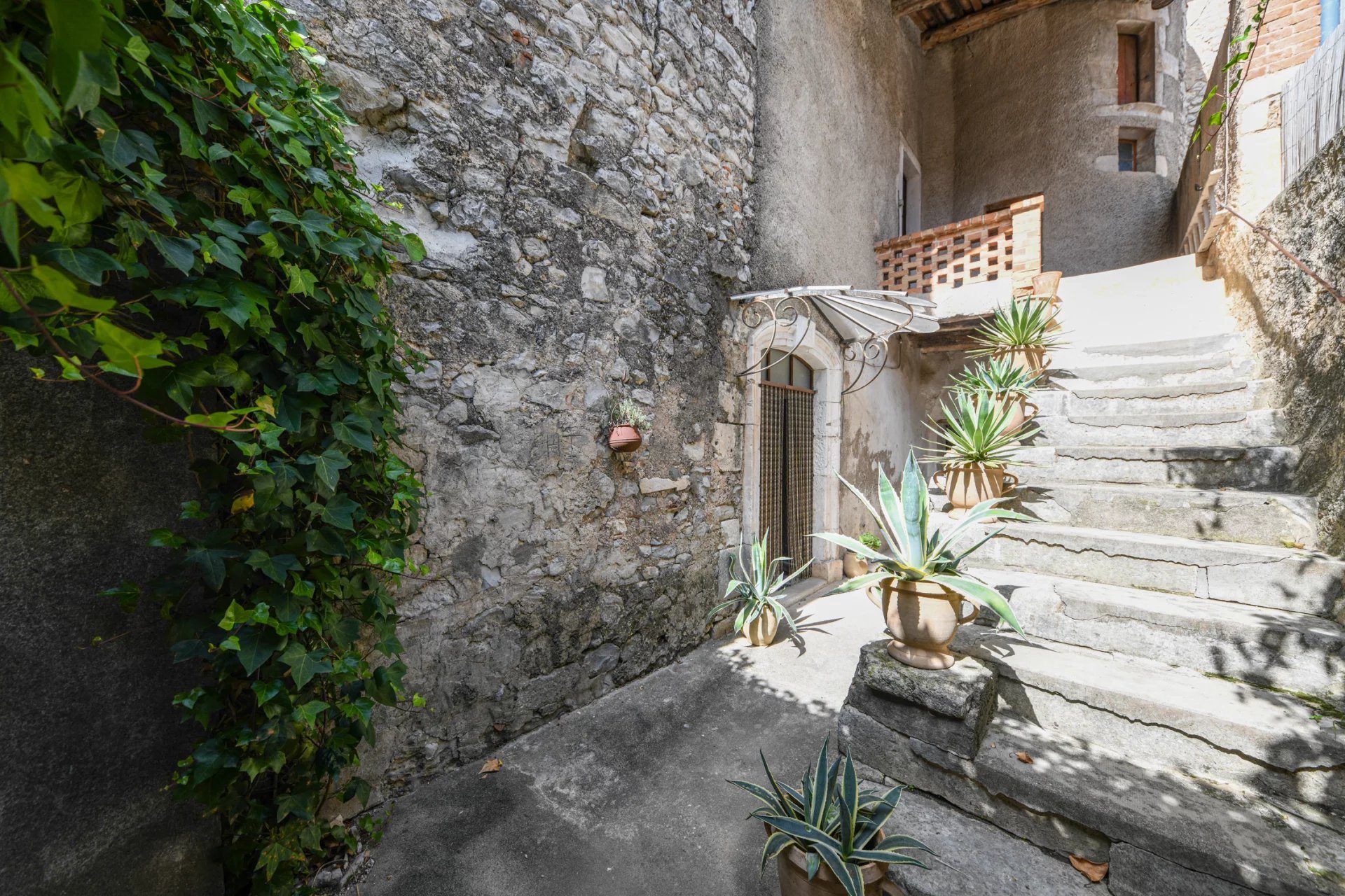 Maison à vendre, 110m², Lussan
