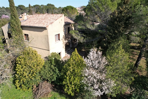 Maison 9 pièces 242 m² · à Uzès · 242 m² · 595 000 €
