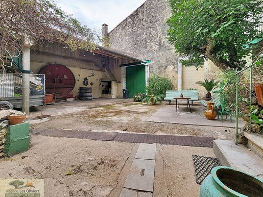 Maison 8 pièces 187 m² · à Saussan · 187 m² · 420 000 €