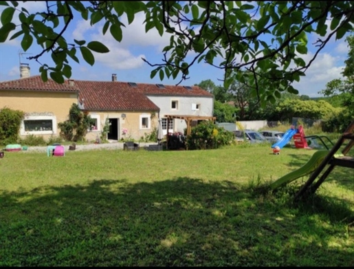 Maison 10 pièces 230 m² · à Tonnay-Boutonne · 230 m² · 399 000 €