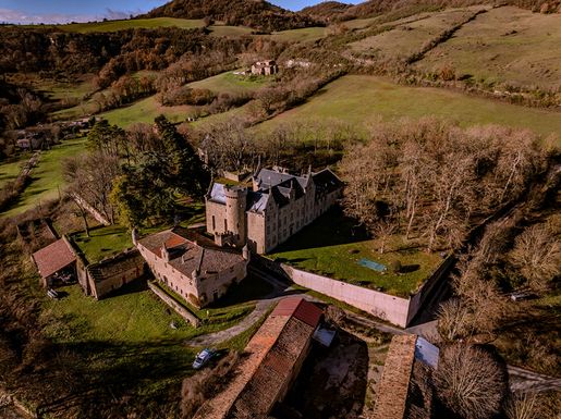Maison 27 pièces 890 m² · à Millau · 890 m² · 1 800 000 €