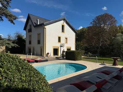 Maison 15 pièces 557 m² · à Poussan · 557 m² · 2 600 000 €