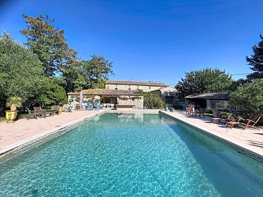 Maison 9 pièces 331 m² · à Uzès · 331 m² · 1 260 000 €