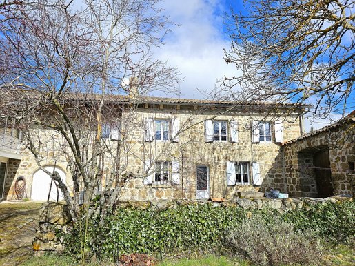 Maison 9 pièces 370 m² · à Vielprat · 370 m² · 495 000 €