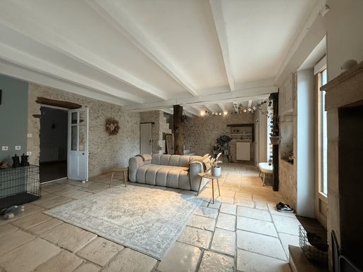 Maison 5 pièces 120 m² · à Roches-Prémarie-Andillé · 120 m² · 179 000 €