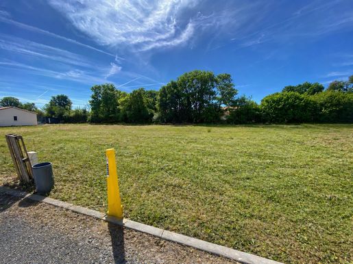 Terrain 485 m² · à Béruges · 34 000 €
