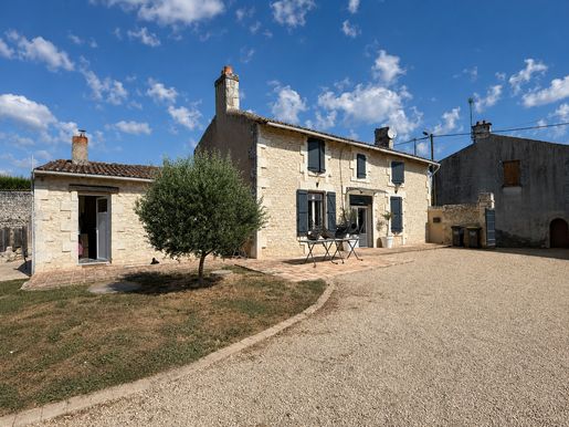 Maison 5 pièces 102 m² · à Mirebeau · 102 m² · 169 000 €