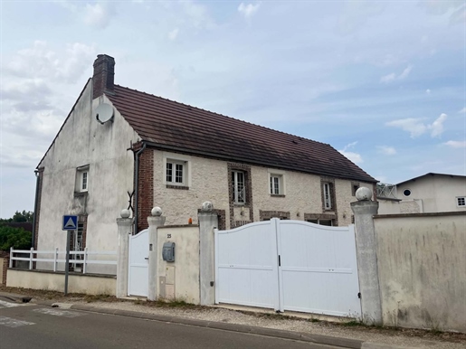 Maison 6 pièces 152 m² · à Fleury-la-Vallée · 152 m² · 255 000 €
