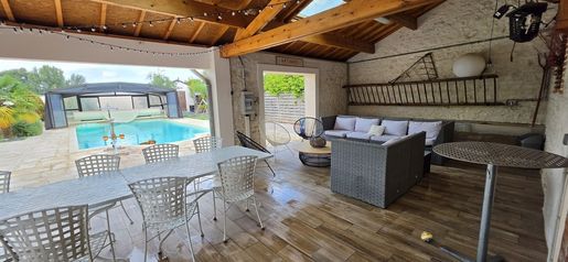 Maison 8 pièces 283 m² · à Bonnard · 283 m² · 395 000 €