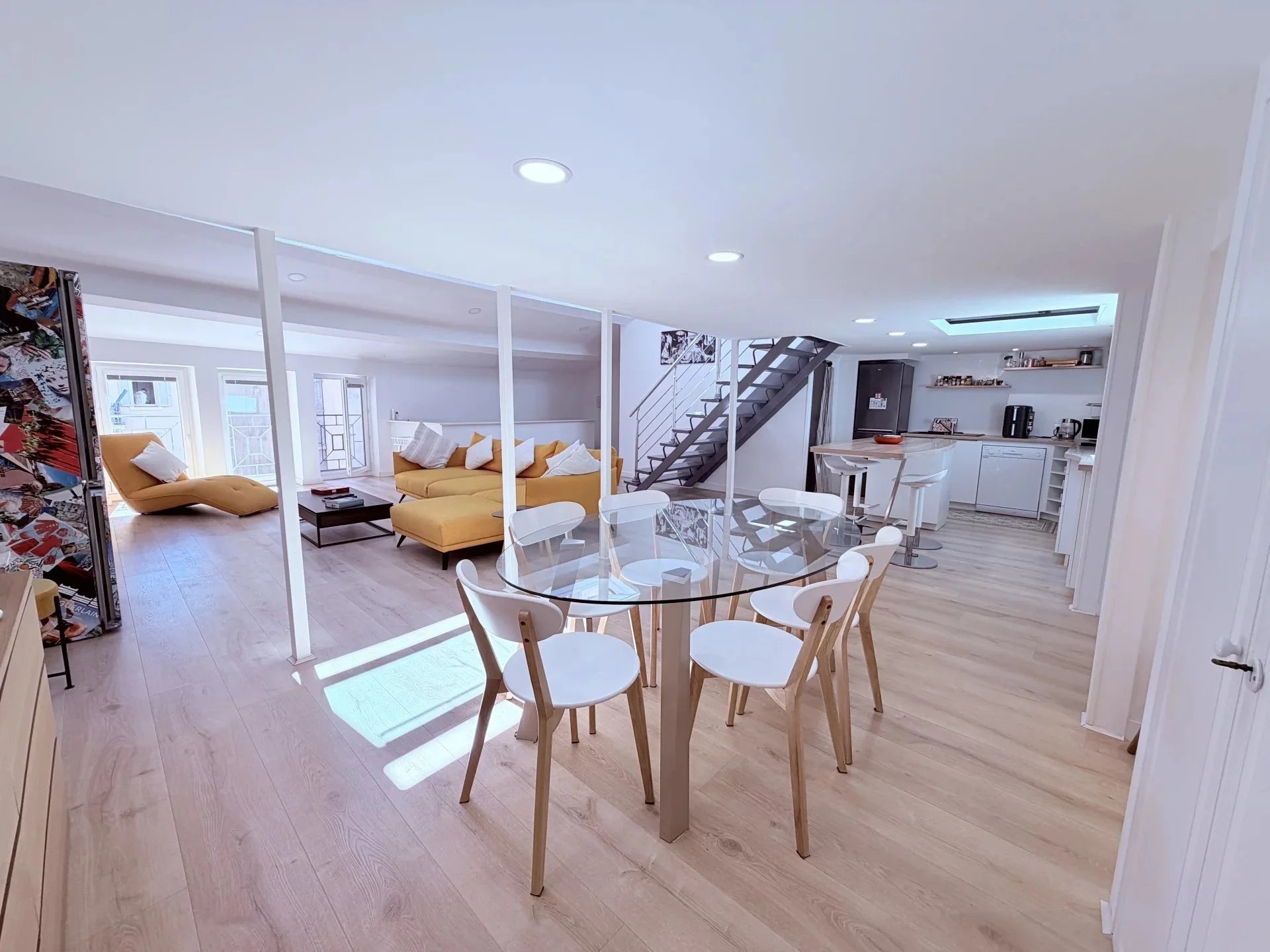 Cannes 4 Room-Apartment