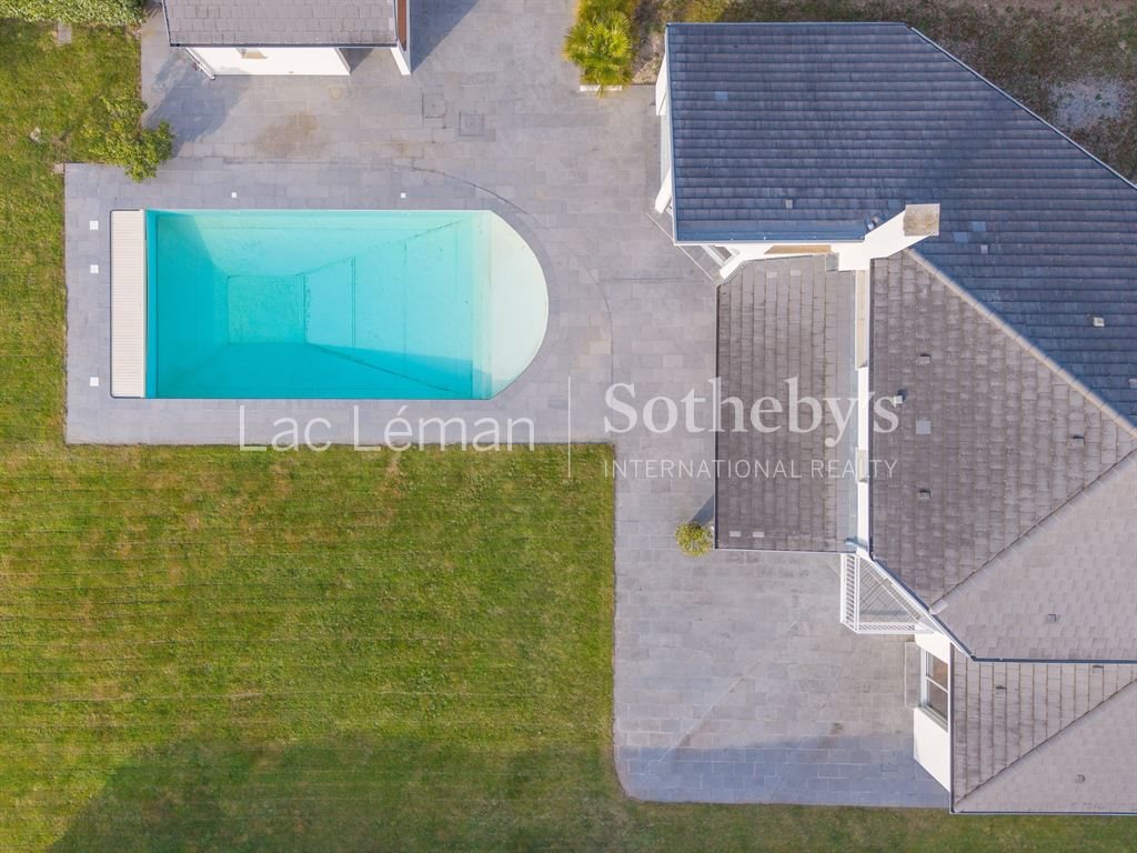 Maison à vendre, 240m², Nernier