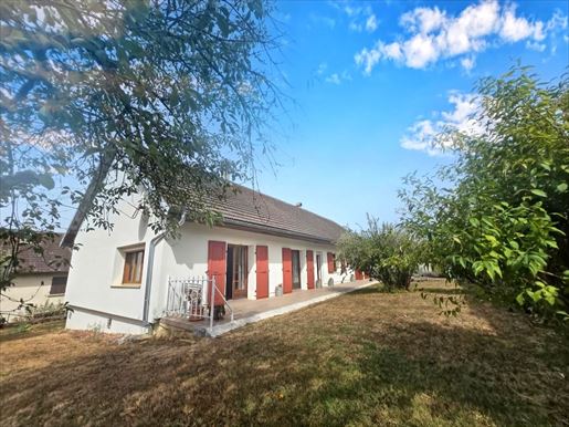5 pièces 137 m² · à Macornay · 137 m² · 296 000 €